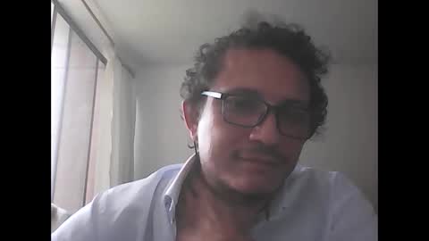 Snapshot of andresfloga chatting on April 27, 2026, 3:32 pm andresfloga online show from April 27, 2026, 3:32 pm
