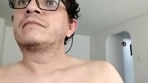 Snapshot of andresfloga chatting on June 28, 2026, 4:35 pm andresfloga online show from June 28, 2026, 4:35 pm