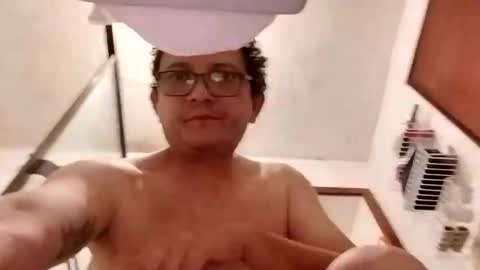 Snapshot of andresfloga chatting on July 5, 2026, 10:28 pm andresfloga online show from July 5, 2026, 10:28 pm