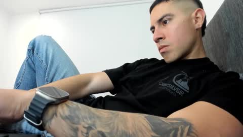 Snapshot of andresjuan92 chatting on February 14, 2026, 3:03 am onlyfanscallmegotter online show from February 14, 2026, 3:03 am