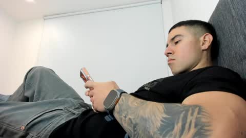 Snapshot of andresjuan92 chatting on March 18, 2026, 2:37 am onlyfanscallmegotter online show from March 18, 2026, 2:37 am