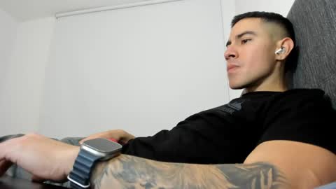 Snapshot of andresjuan92 chatting on March 21, 2026, 5:23 am onlyfanscallmegotter online show from March 21, 2026, 5:23 am