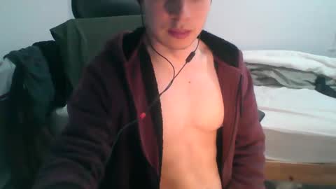 andresse_lat online show from April 12, 2026, 11:54 pm