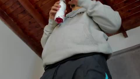 Snapshot of andressmith__ chatting on June 9, 2026, 9:37 pm Andres online show from June 9, 2026, 9:37 pm