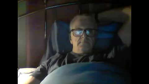 Snapshot of andrew160258 chatting on May 16, 2026, 12:51 am Andrew online show from May 16, 2026, 12:51 am