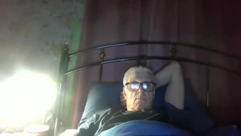 Snapshot of andrew160258 chatting on June 6, 2026, 12:27 am Andrew online show from June 6, 2026, 12:27 am