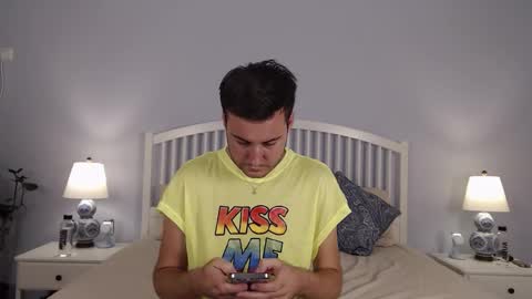 Snapshot of andrew2305 chatting on September 13, 2025, 9:09 am Justin Andrew online show from September 13, 2025, 9:09 am