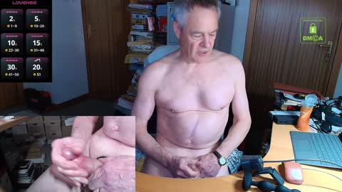 Snapshot of andrew_9999 chatting on December 11, 2024, 12:02 am Andrew online show from December 11, 2024, 12:02 am