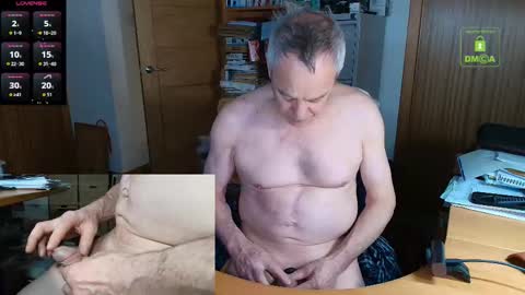 Snapshot of andrew_9999 chatting on January 7, 2026, 3:09 am Andrew online show from January 7, 2026, 3:09 am