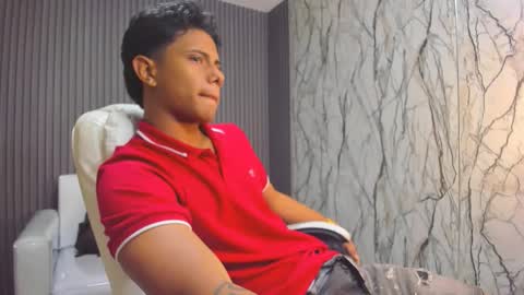 Snapshot of andrew_myersx chatting on January 8, 2026, 1:41 am ANDREW online show from January 8, 2026, 1:41 am