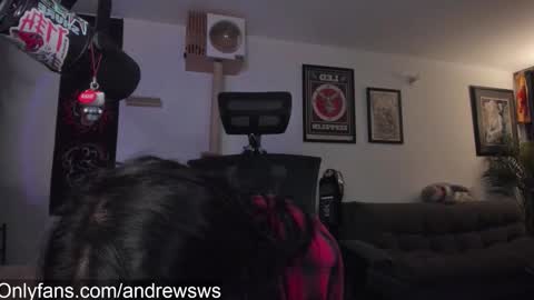 Snapshot of andrew_round chatting on January 8, 2026, 11:40 pm andrew_round online show from January 8, 2026, 11:40 pm