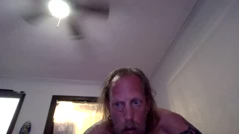 Snapshot of andrewgennie chatting on July 14, 2026, 1:30 am andrewgennie online show from July 14, 2026, 1:30 am