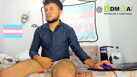 hugeclit  online show from March 8, 2025, 2:34 am