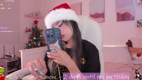 Snapshot of andromeedaa_ chatting on December 11, 2024, 1:39 pm Victoria Senz online show from December 11, 2024, 1:39 pm