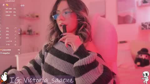 Snapshot of andromeedaa_ chatting on February 19, 2025, 9:47 pm Victoria Senz online show from February 19, 2025, 9:47 pm