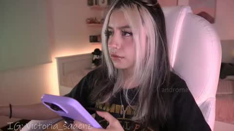 Snapshot of andromeedaa_ chatting on October 9, 2025, 9:46 pm Victoria Senz online show from October 9, 2025, 9:46 pm