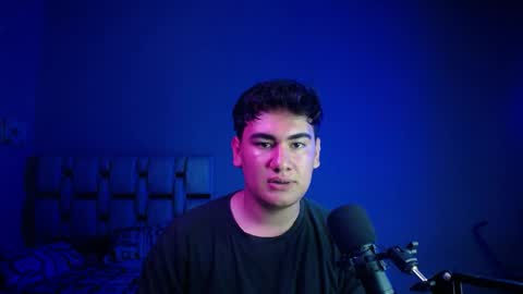 Snapshot of andruetx chatting on April 12, 2026, 11:54 pm Andres online show from April 12, 2026, 11:54 pm