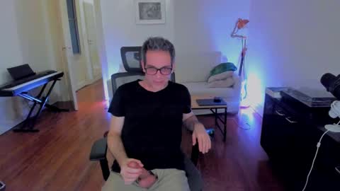 Andrew online show from December 12, 2024, 8:25 am