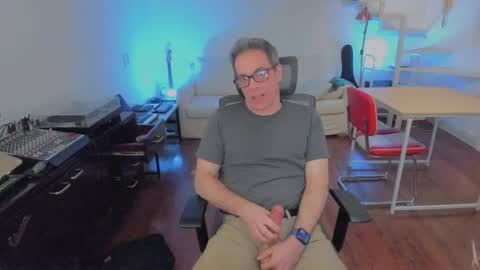 Andrew online show from September 8, 2025, 4:28 pm