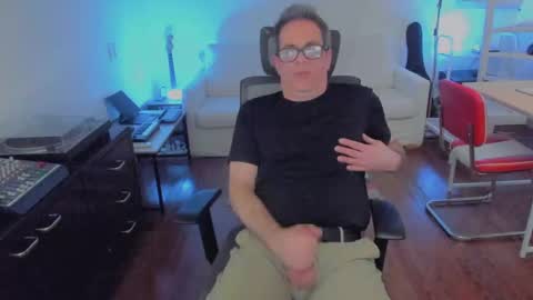 Andrew online show from September 12, 2025, 8:31 pm