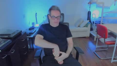 Andrew online show from October 28, 2025, 8:11 pm