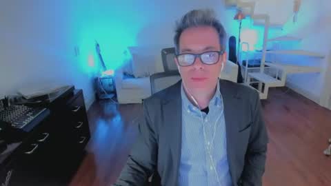 Snapshot of andy0pandi chatting on June 25, 2026, 1:49 am Andrew online show from June 25, 2026, 1:49 am
