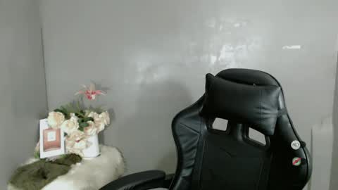 Snapshot of andy_coco chatting on February 22, 2025, 11:24 pm Kisha online show from February 22, 2025, 11:24 pm