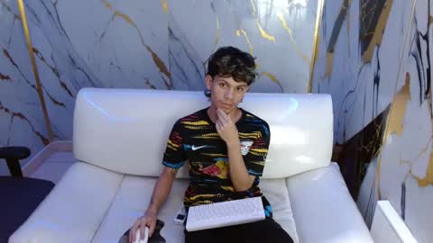 Snapshot of andy_dan1 chatting on April 21, 2026, 7:17 pm andy_dan1 online show from April 21, 2026, 7:17 pm