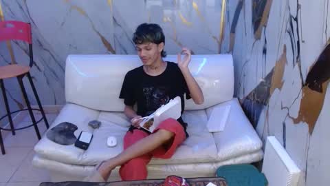 Snapshot of andy_dan1 chatting on April 24, 2026, 8:22 pm andy_dan1 online show from April 24, 2026, 8:22 pm