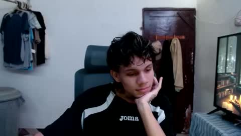 Snapshot of andy_dan1 chatting on June 2, 2026, 7:43 am andy_dan1 online show from June 2, 2026, 7:43 am