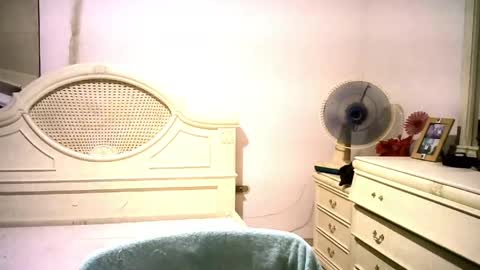 Snapshot of andy_look chatting on May 17, 2026, 1:36 am Andy Look online show from May 17, 2026, 1:36 am