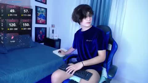 andy online show from October 28, 2025, 10:34 pm