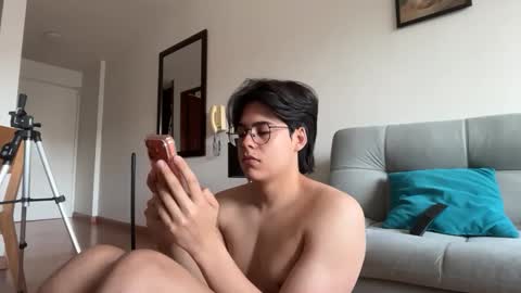 andyuwuu online show from May 15, 2026, 6:48 pm