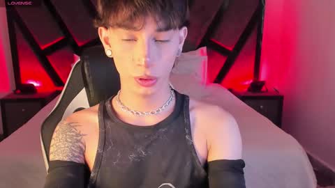 Snapshot of andywiills chatting on February 15, 2026, 10:06 pm Andy online show from February 15, 2026, 10:06 pm