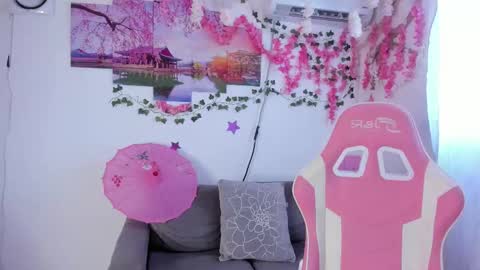          online show from March 12, 2025, 1:19 pm