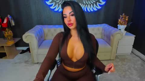 Snapshot of anemariejolie chatting on October 3, 2025, 4:59 pm Anne online show from October 3, 2025, 4:59 pm