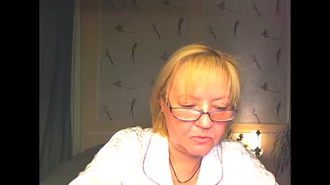 Alinessa online show from April 16, 2026, 6:19 pm