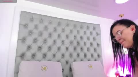 anette_cooper online show from May 13, 2026, 2:42 am