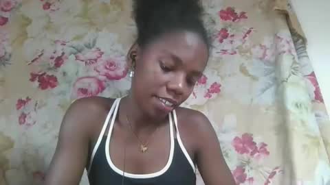 Snapshot of angeeliine chatting on March 18, 2026, 6:44 pm angeeliine online show from March 18, 2026, 6:44 pm