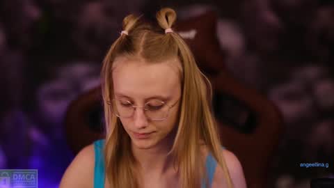 angeellina online show from March 3, 2025, 6:12 pm