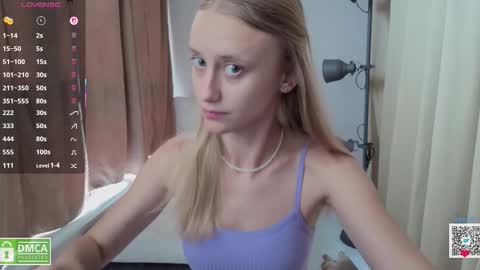 angeellina online show from October 6, 2025, 10:34 am