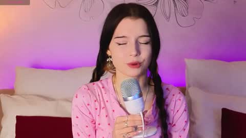Snapshot of angel__rossee chatting on April 28, 2026, 4:56 pm Rose 18 New here online show from April 28, 2026, 4:56 pm