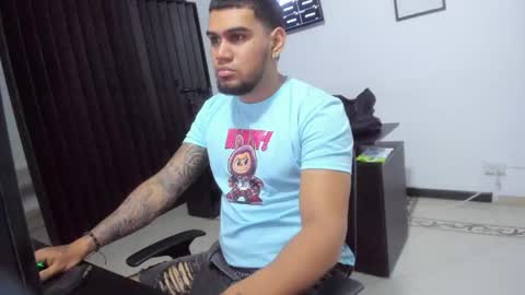 Snapshot of angel__tattoo chatting on April 27, 2026, 10:41 pm angel__tattoo online show from April 27, 2026, 10:41 pm