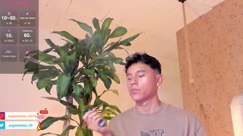 ngel Esteban  online show from February 2, 2025, 10:24 am