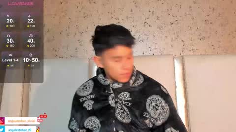 ngel Esteban  online show from February 13, 2025, 10:44 am