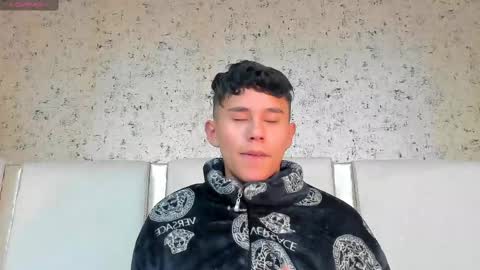 ngel Esteban  online show from March 8, 2025, 10:11 am