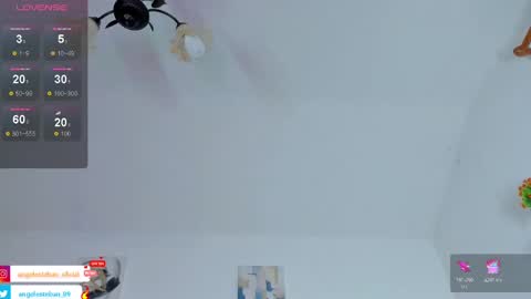 ngel Esteban  online show from October 27, 2025, 3:32 am