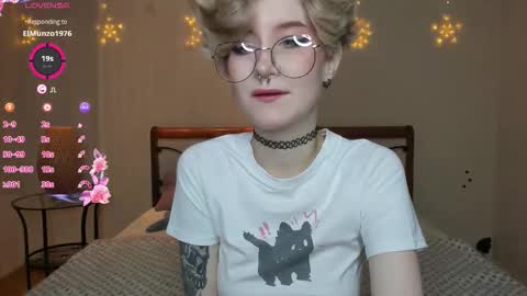 Angel Dust online show from November 6, 2025, 1:06 am