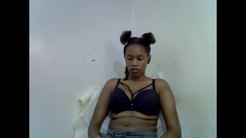angel_mia5 online show from November 29, 2025, 2:14 am