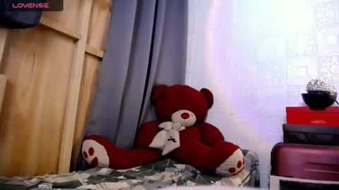 Snapshot of angel_sapphire chatting on February 25, 2025, 9:57 pm Angel Sapphire online show from February 25, 2025, 9:57 pm